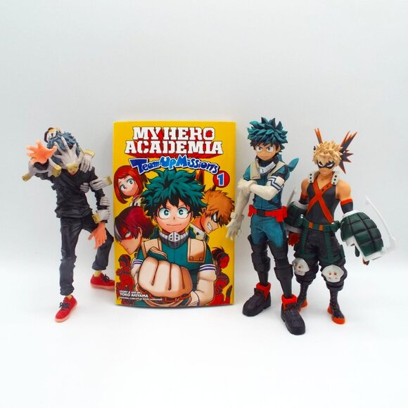My Hero Academia Anime Lot of 3 Figures and Paperback Book - Picture 1 of 8